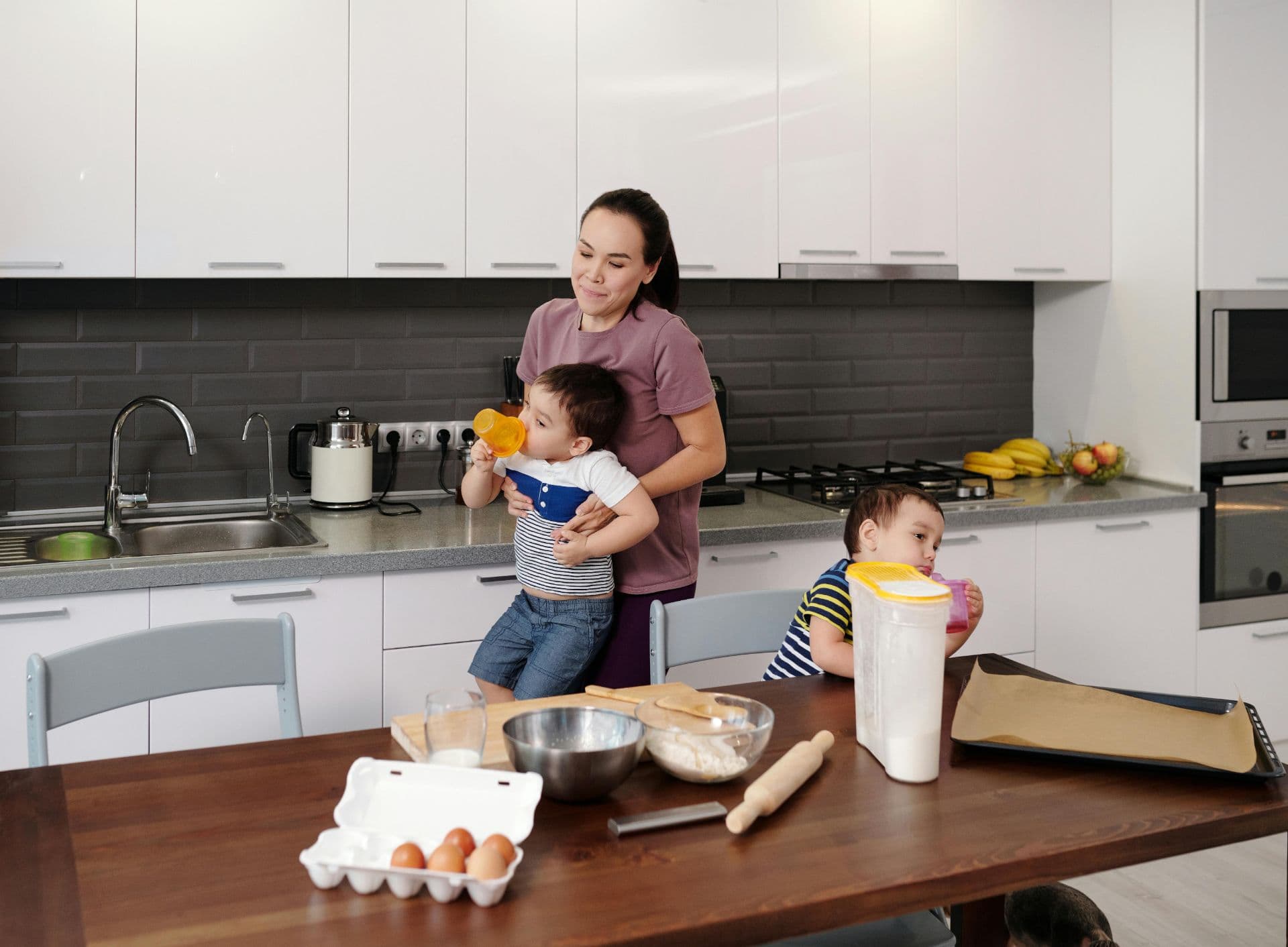 What Is the Best Way to Celebrate Mother’s Day Without the Crowds? 💐🥂